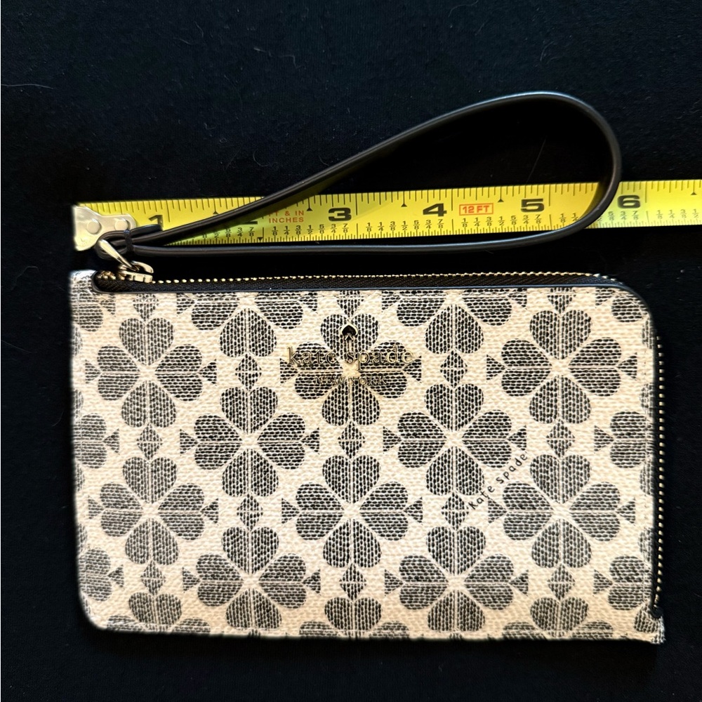 Kate Spade Black and Cream Floral Wristlet